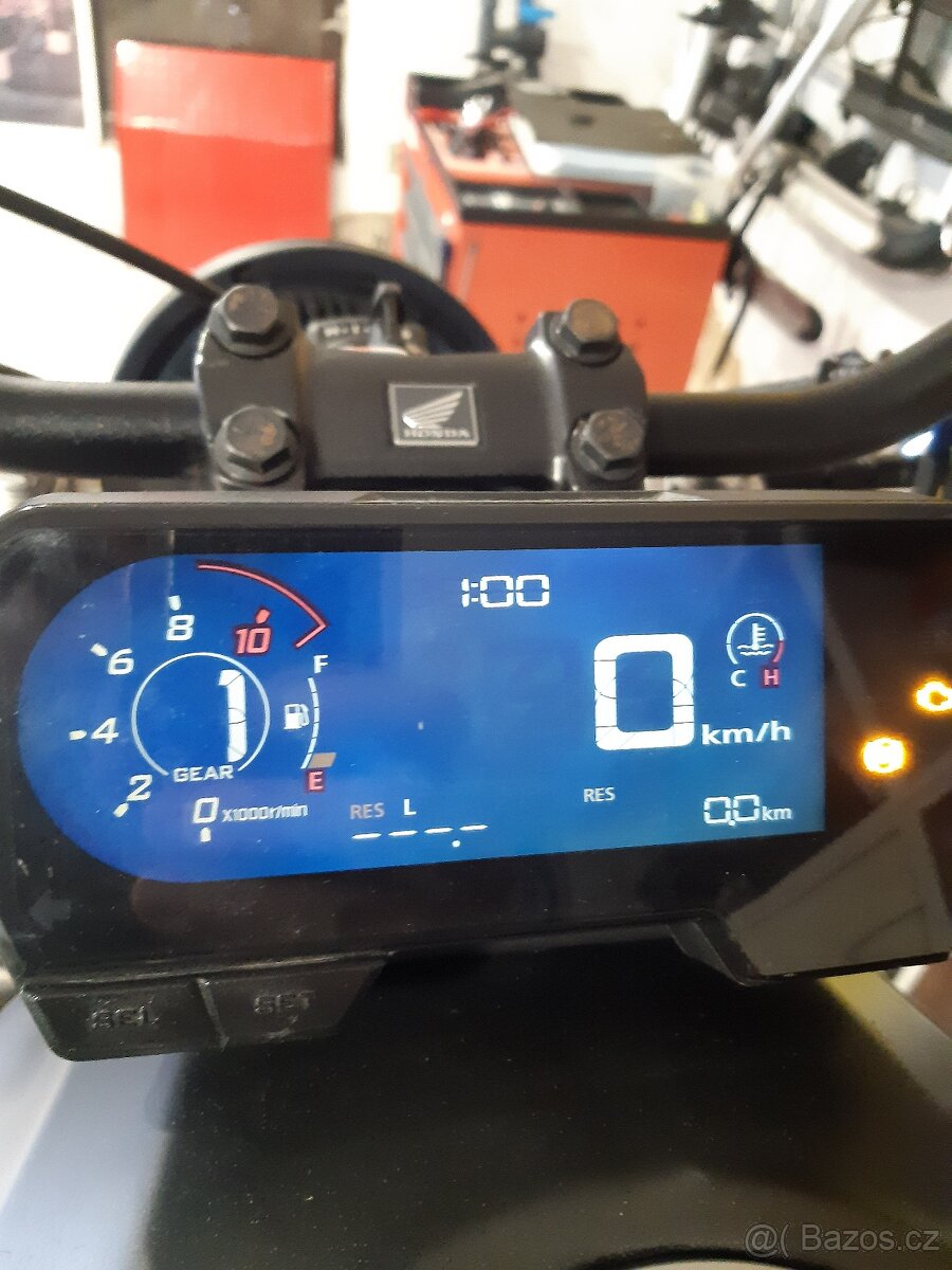 Budíky na Honda CBR 650 R