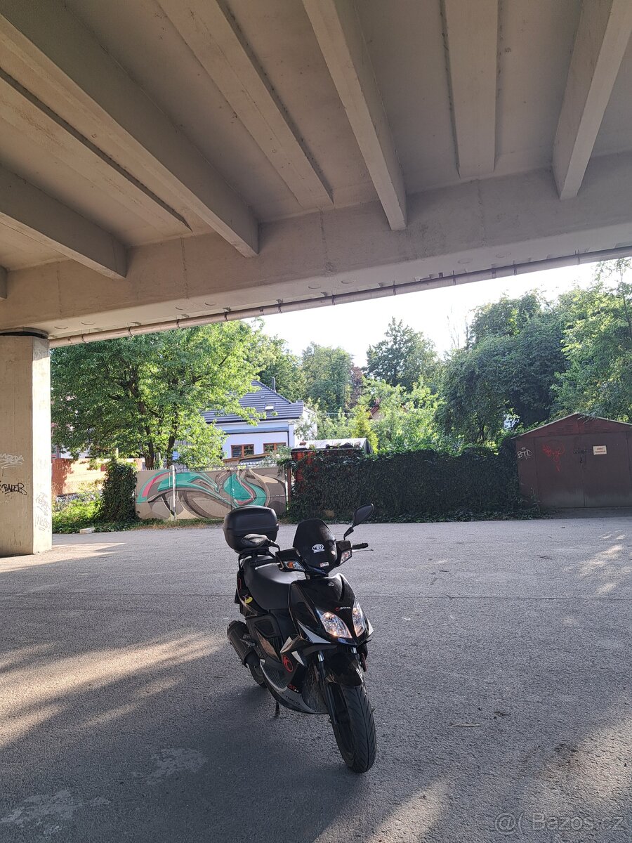 Skutr 50 2t kymco super 8