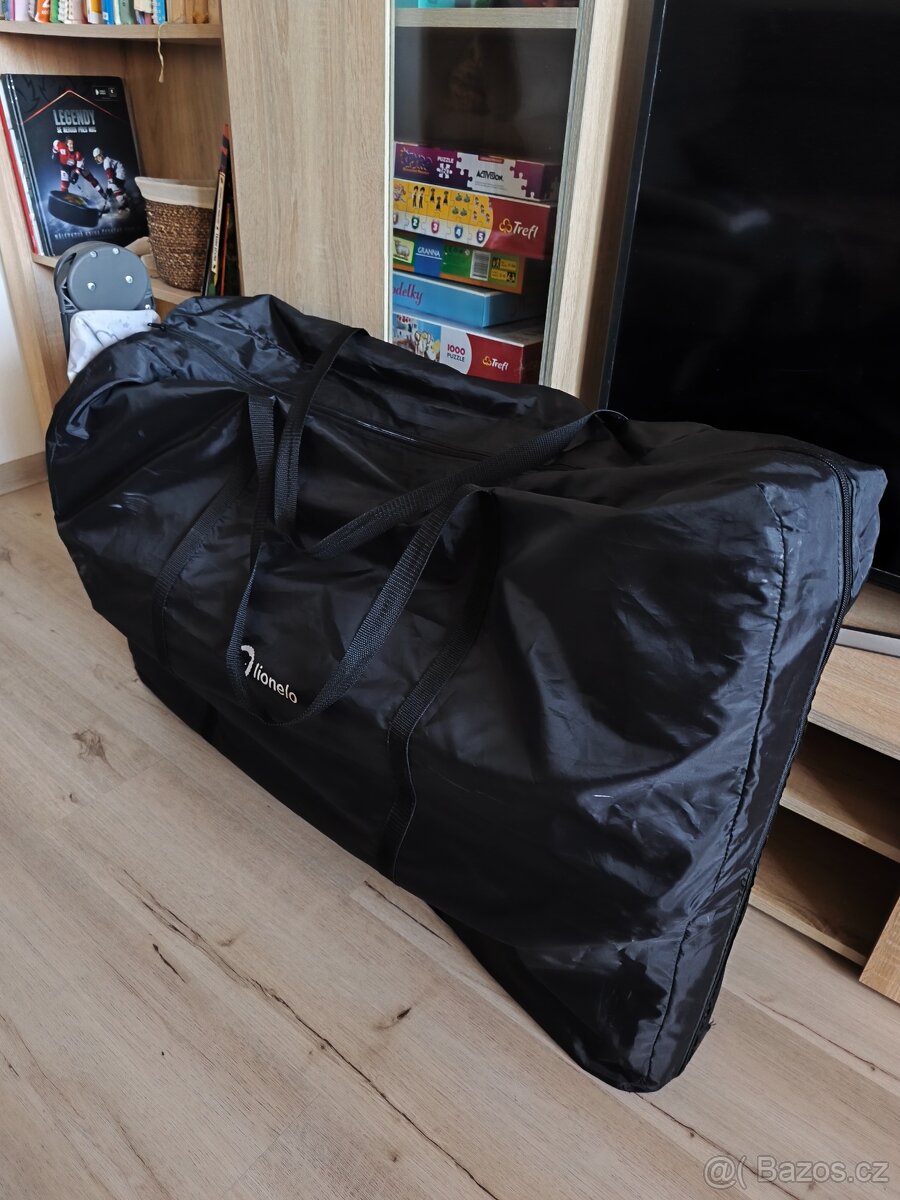 Prodám skládací postýlku na kolečkách