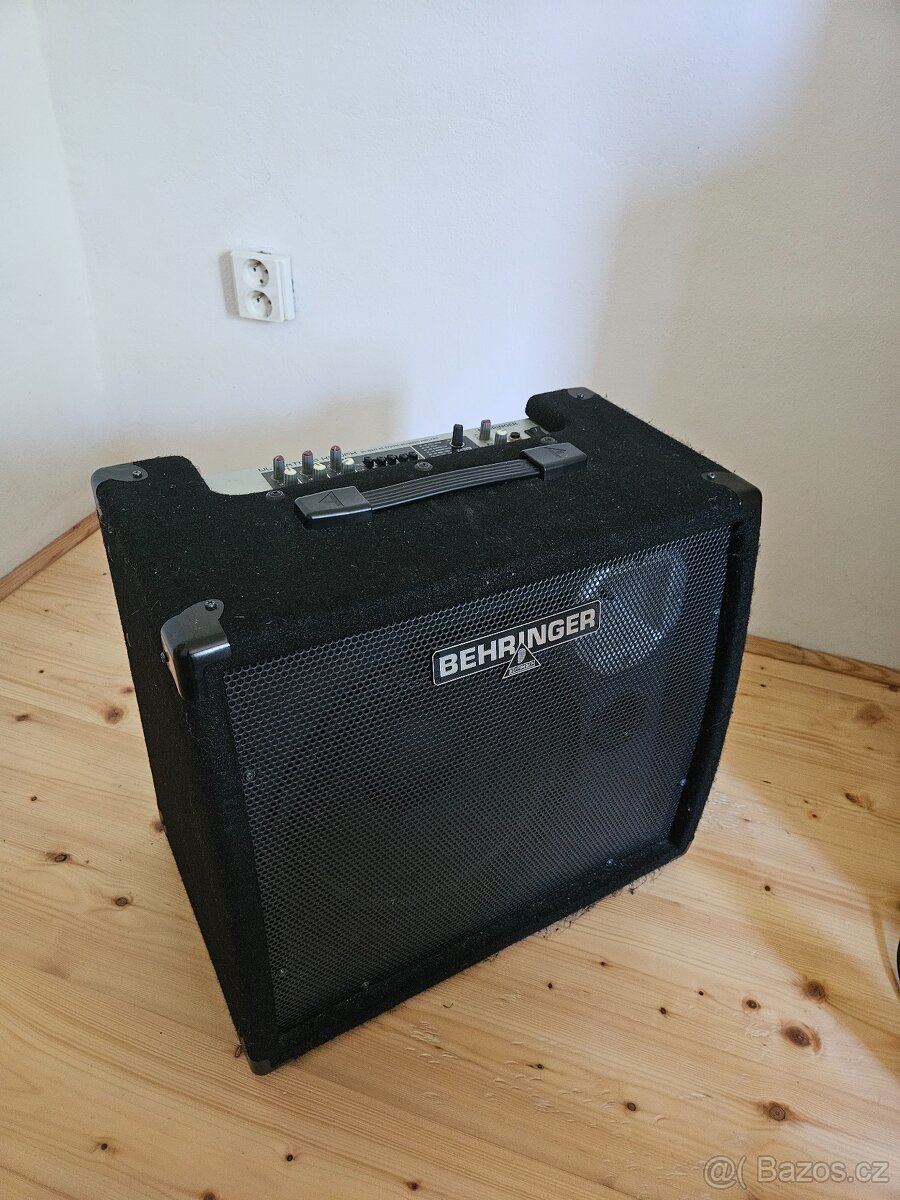 Behringer ULTRATONE K900FX - klávesové kombo