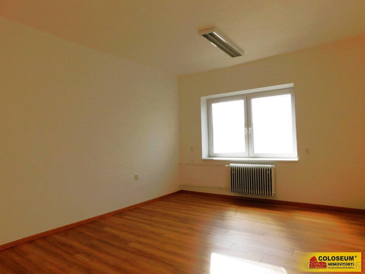 Znojmo , pronájem komerčních prostor, 22 m² , kanceláře - ko