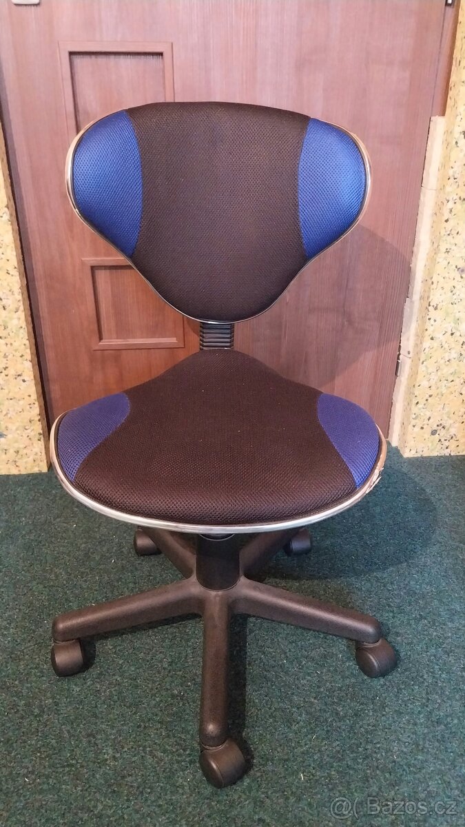 Dětská kancelářská židle k psacím stolu