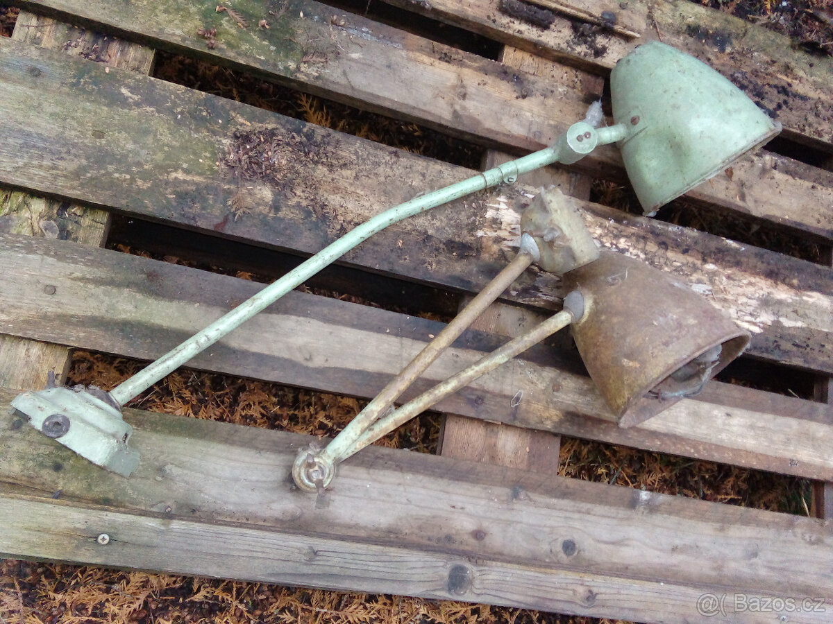 Prodám dvě staré lampy