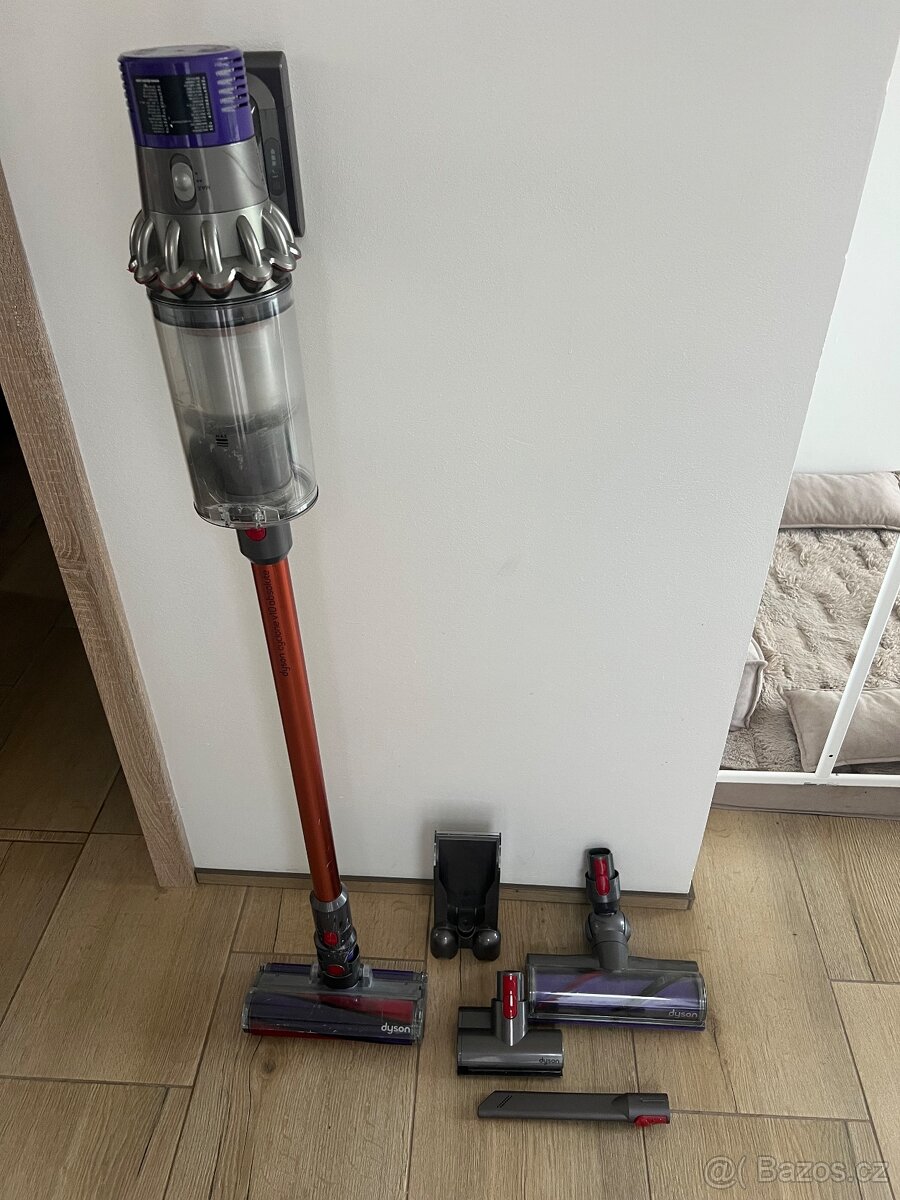 Dyson cyclone v10 absolute