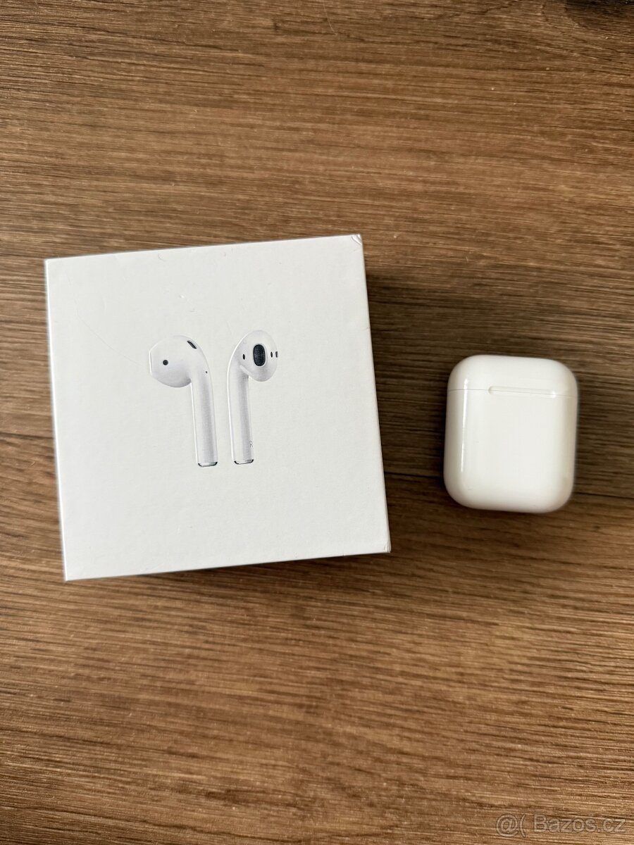 Apple AirPods 2019