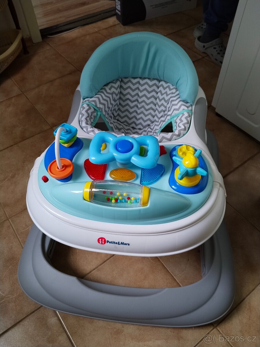 Dětské chodítko s melodií