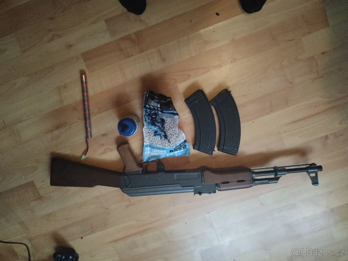 airsoft zbran maketa ak47