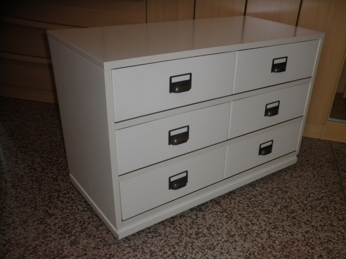 Komoda se 6ti boxy ve stylu provance