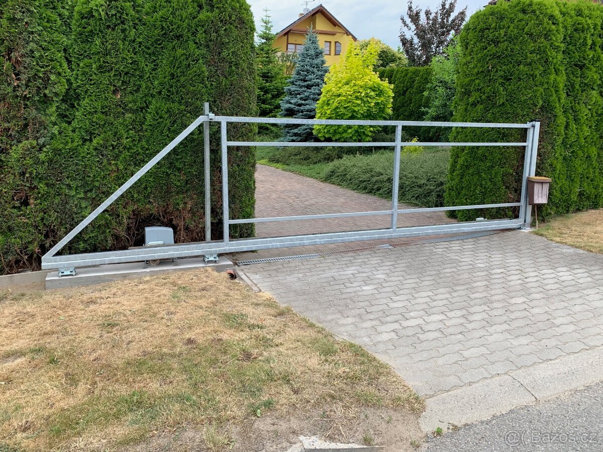 Brána posuvná samonosná, NOVÁ, ZINKOVANÁ, 6m, CZ výroba