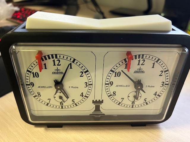 Nové šachové hodiny Aradora Philos