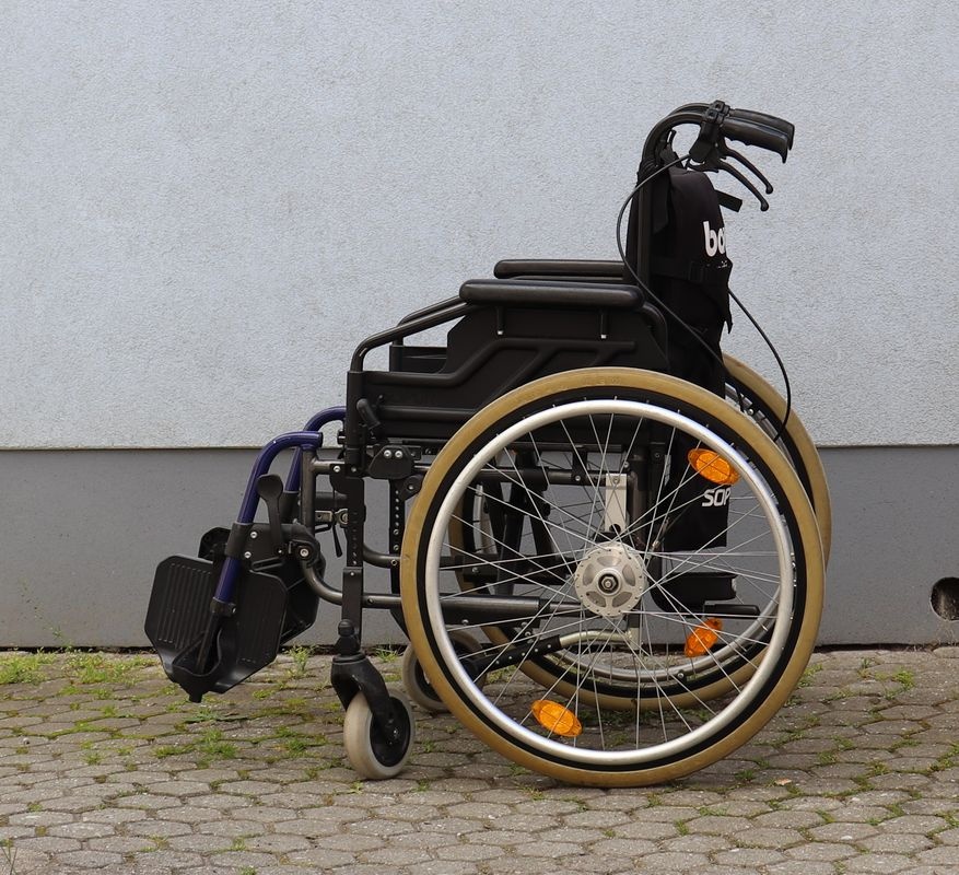 058-Mechanický invalidní vozík Sopur.