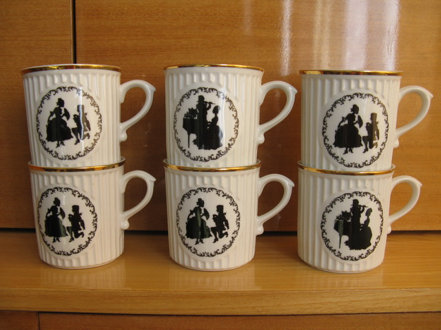 Retro hrnečky Rokoko