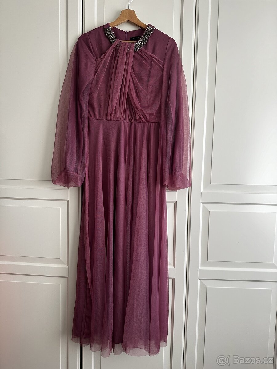 Plesové večerní šaty Trendyol vel.40