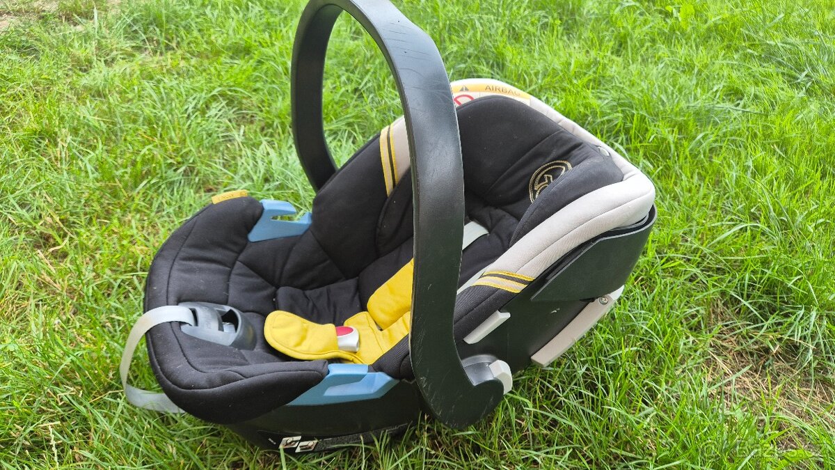 Nabízím autosedačku vajíčko CYBEX Aton 3 Gold line