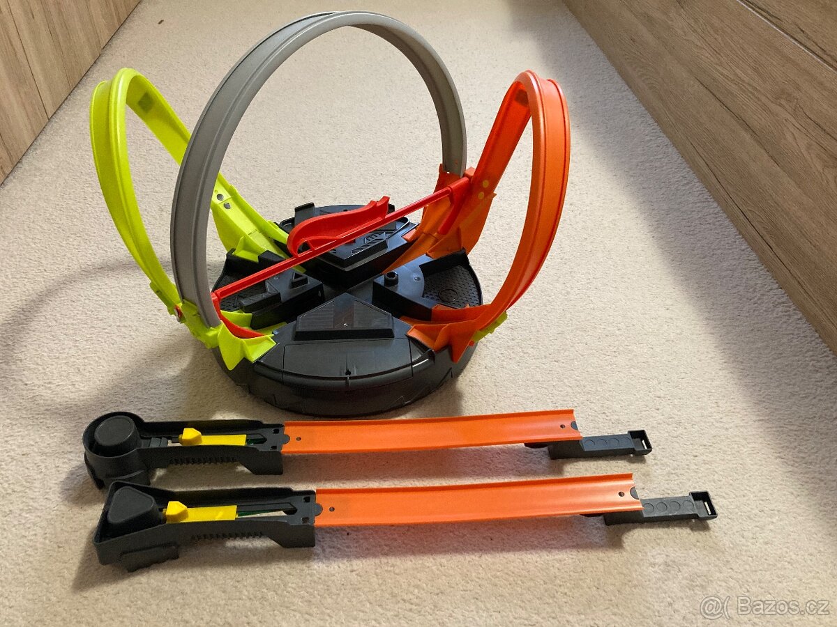 Hot Wheels dráha Roto Revolution