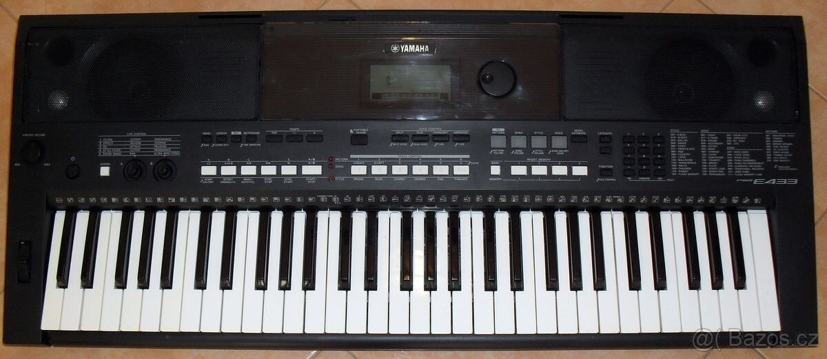 Yamaha PSR E433