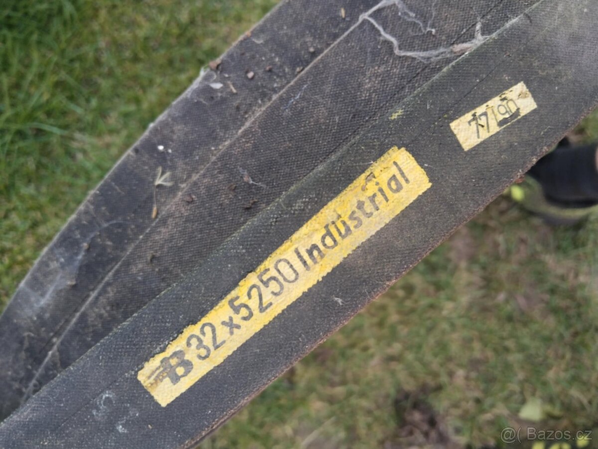 Klínové řemeny na obraceč a shrnovač Ton