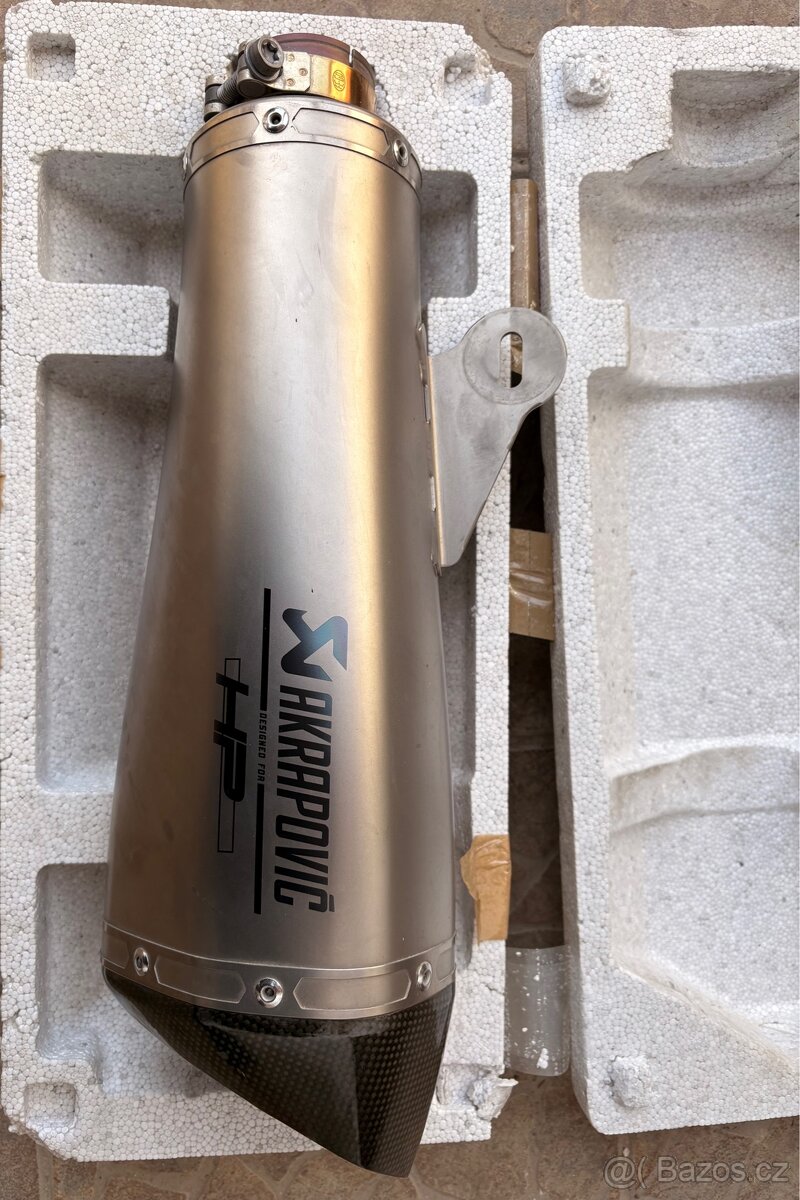 BMW Ninet akrapovič