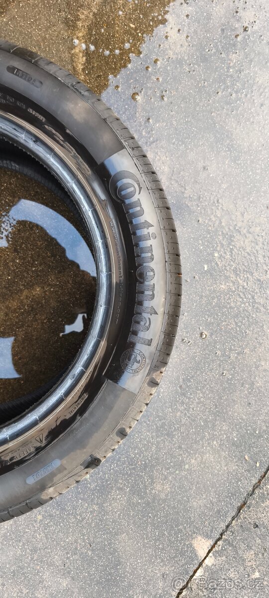 235 55 R17 V Continental