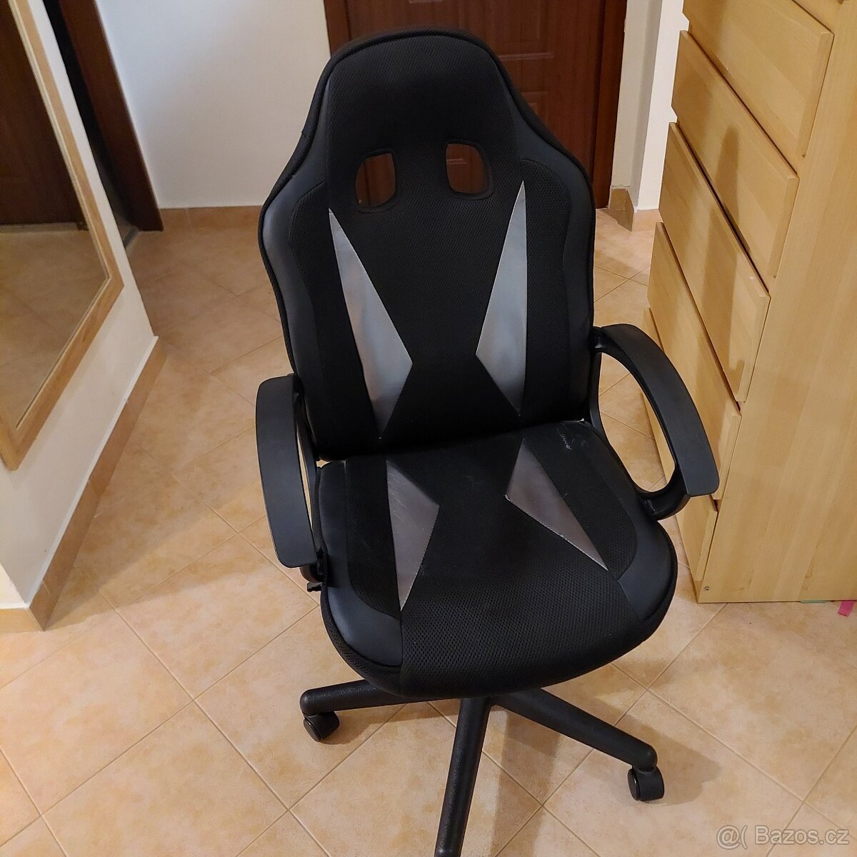 Kancelářská židle, jako nová