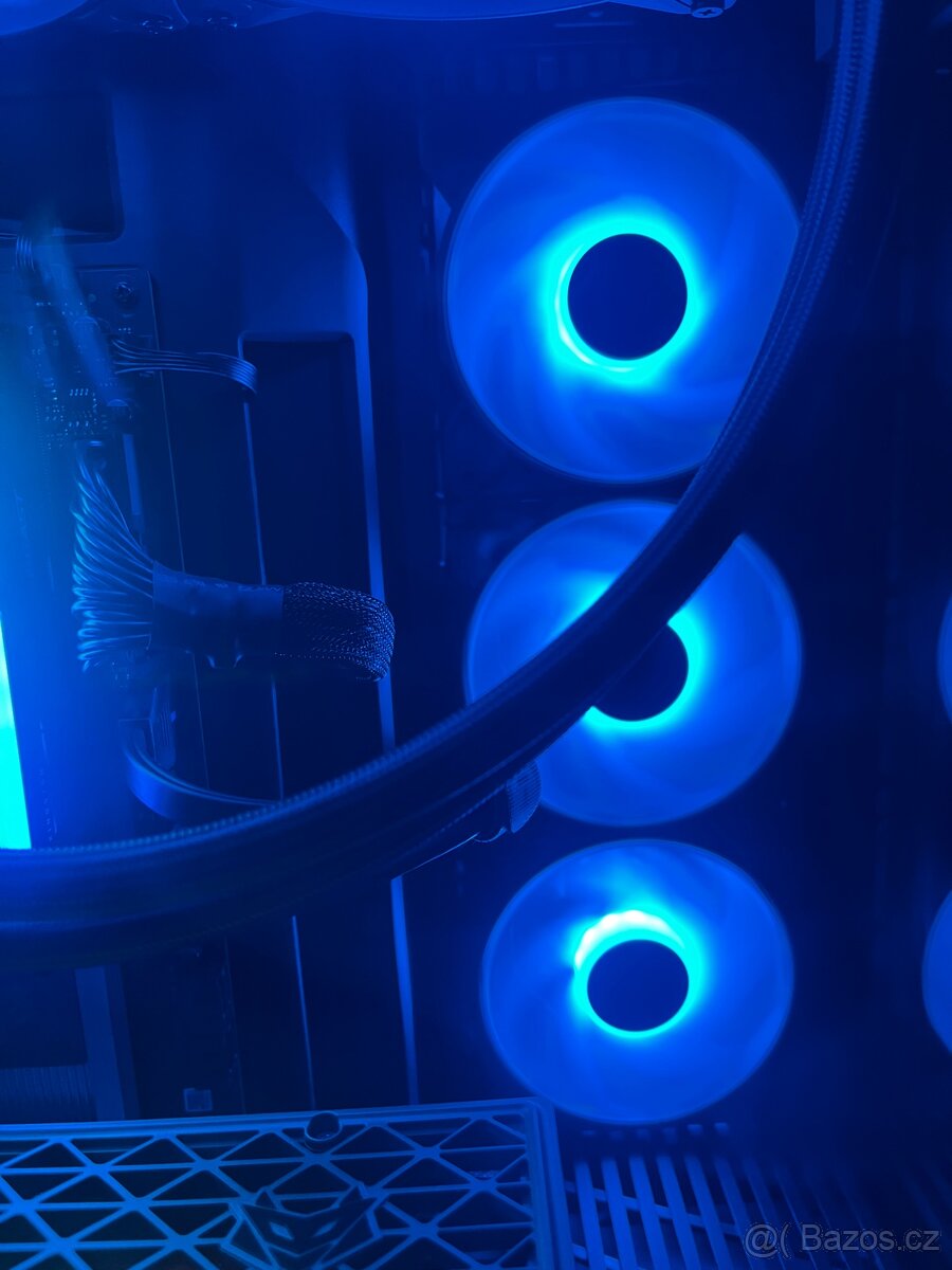 Alfa Gamer Nitro Panda (R7 9800X3D, RX 9070 XT)