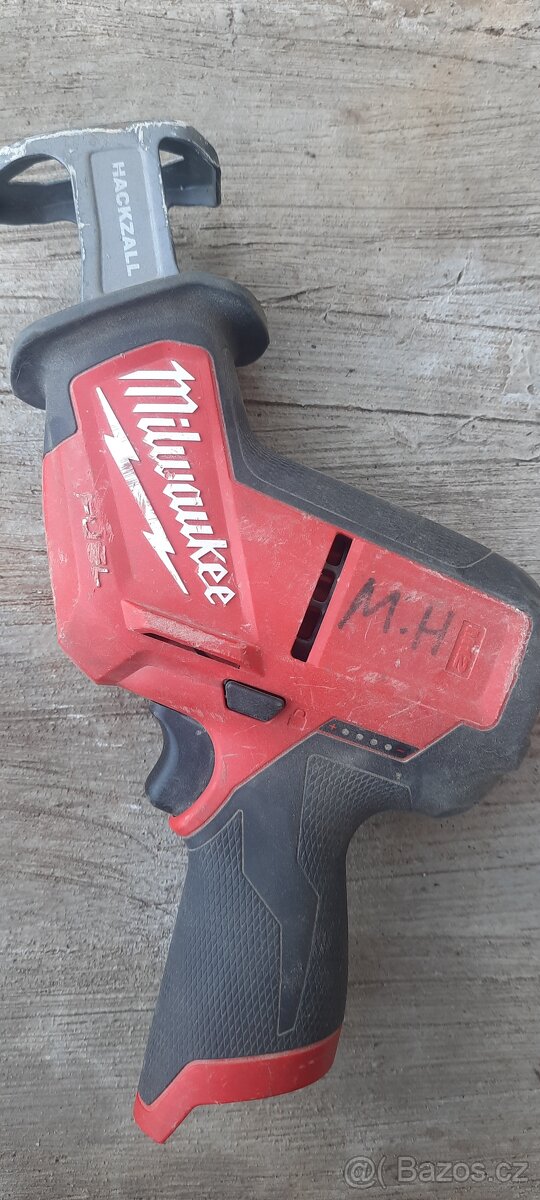 Milwaukee m12