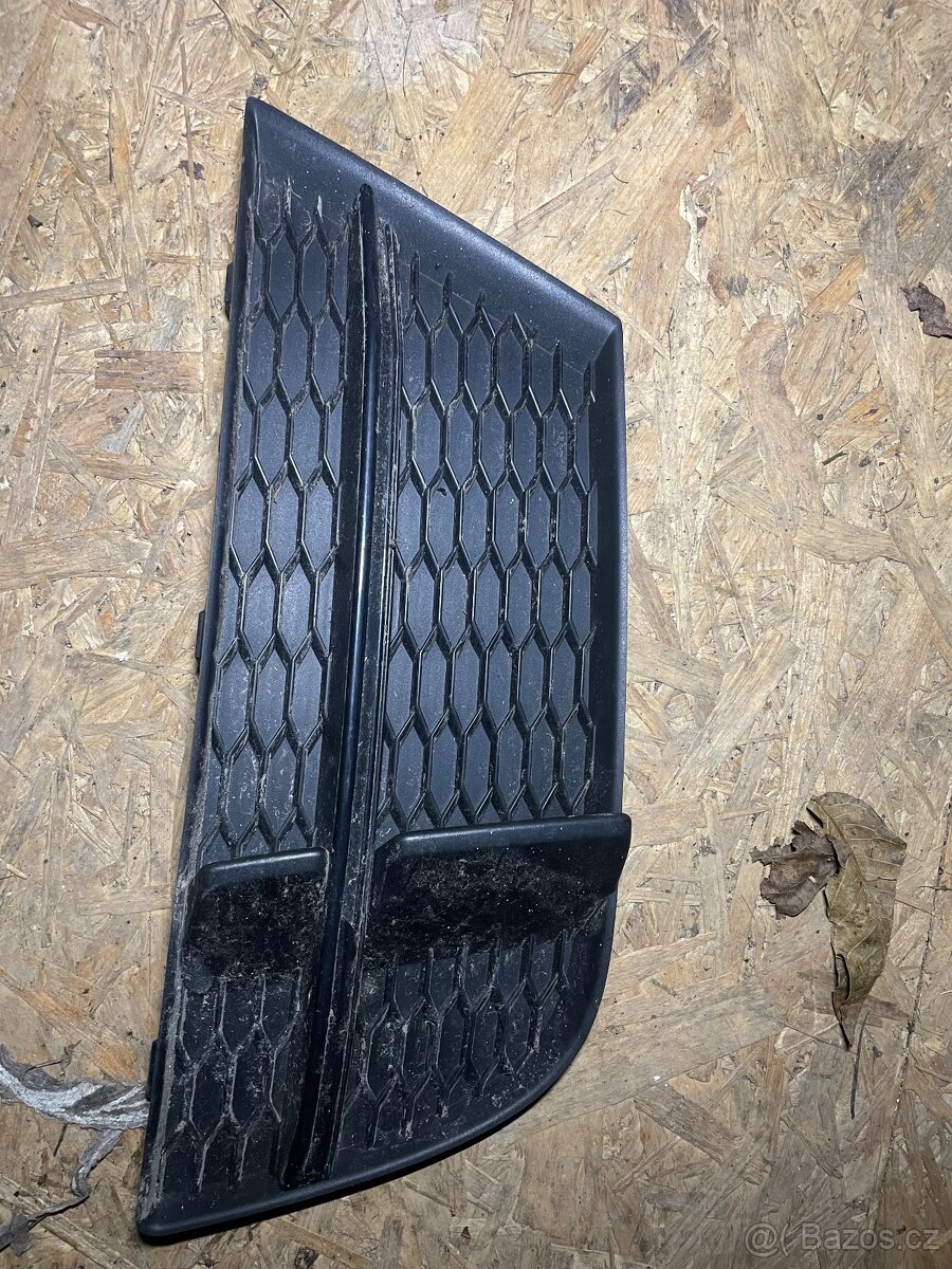 8V3807681 AB