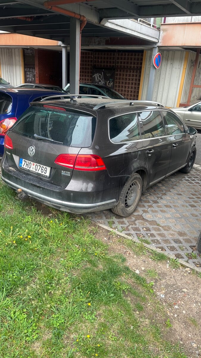 VW Passat B7 2,0 TDi - DSG výbava Highline, kůže - alcantara