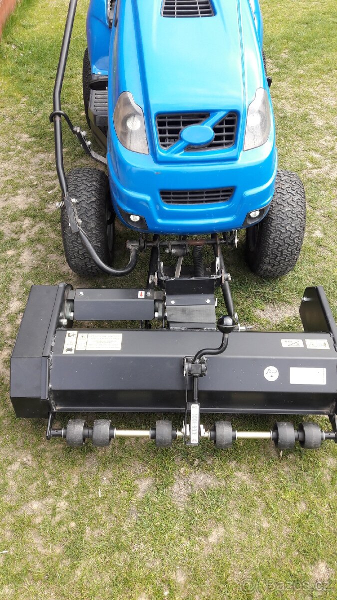 Vertikutator pro zahradní traktor