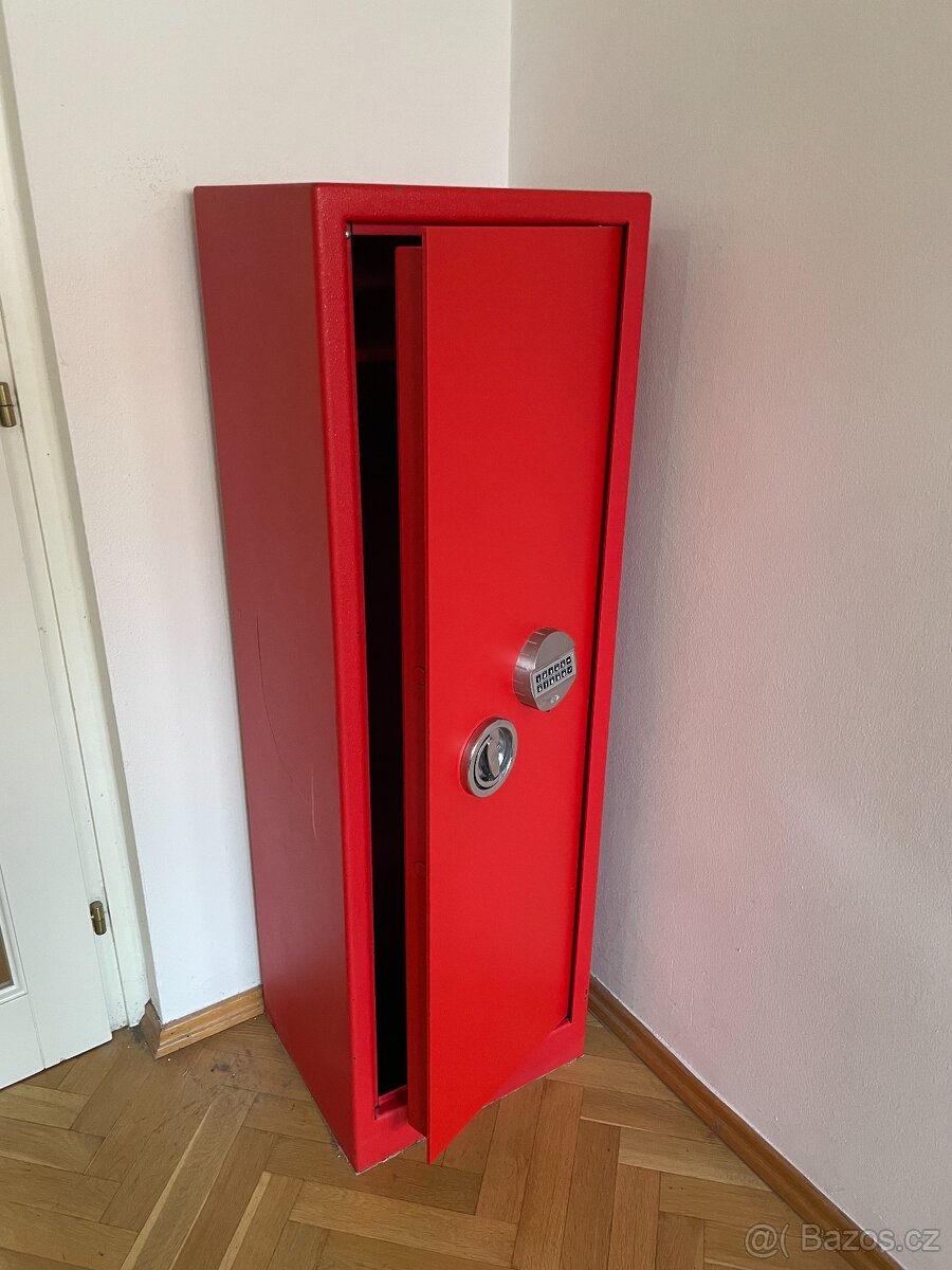 Skříň Justra Z-5 P EKONOM (červená)