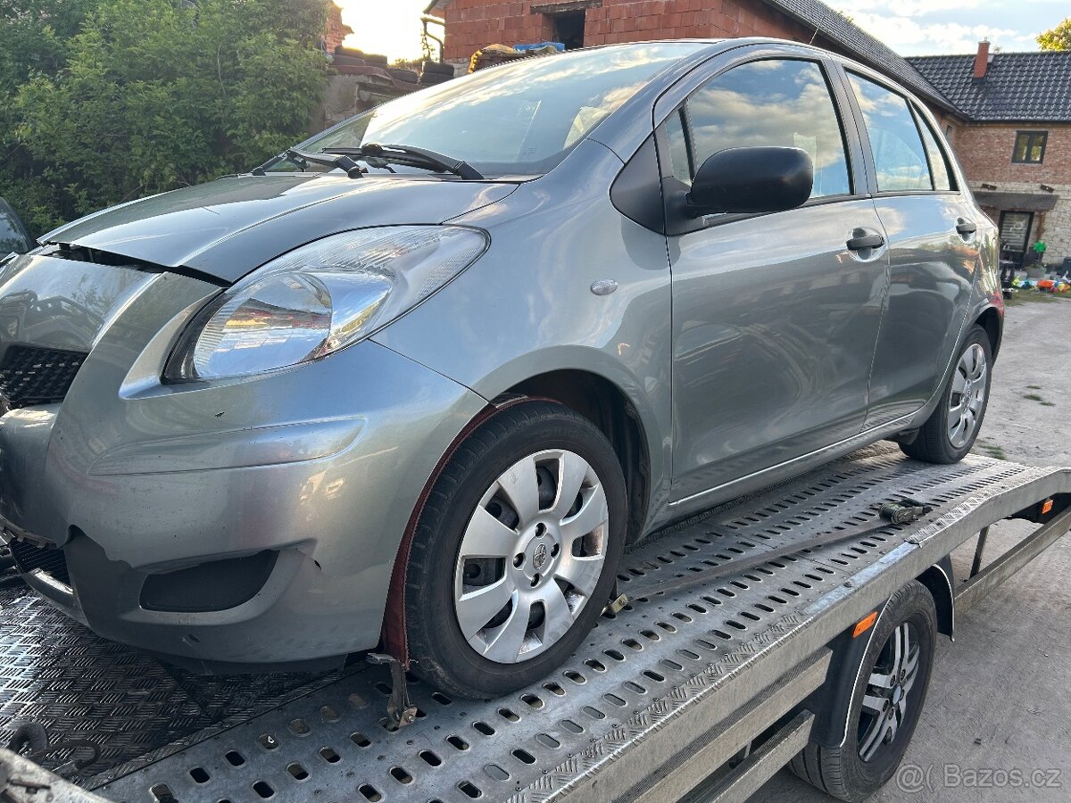 Toyota Yaris 1.3i 74 kw 11/2009 143 tkm koupeno v ČR