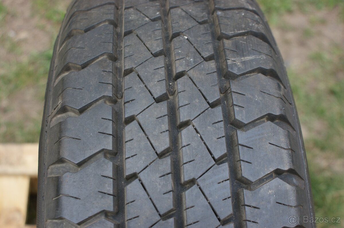 2ks letních pneu 205/70R15 C R15C Goodyear