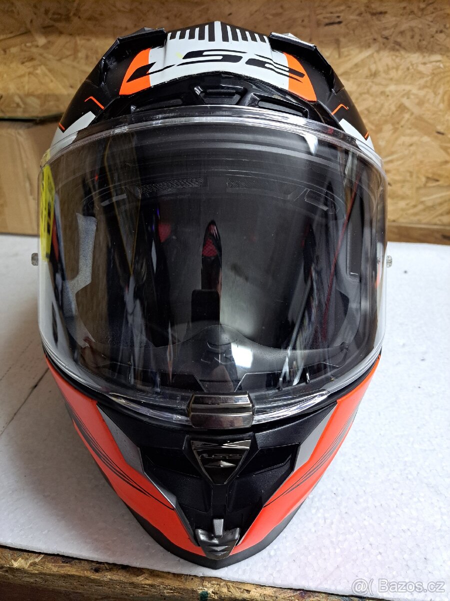 LS2 challenger přilba