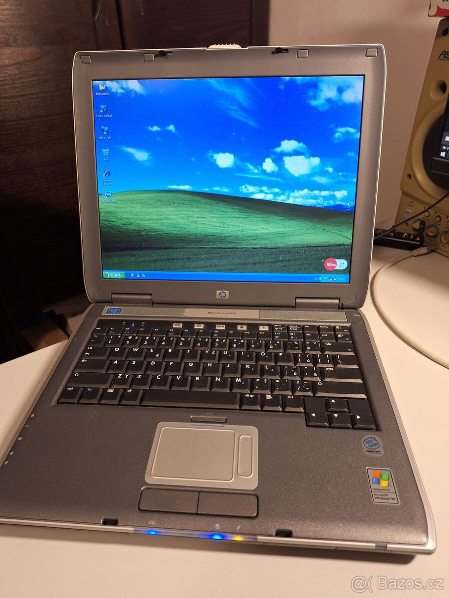 starověký notebook