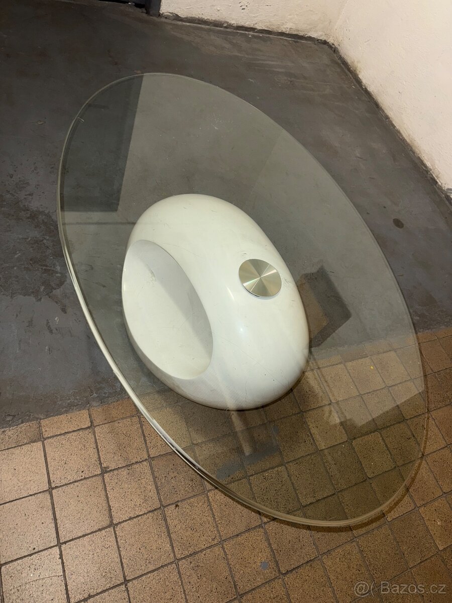 Designový konferenční stolek skleněný