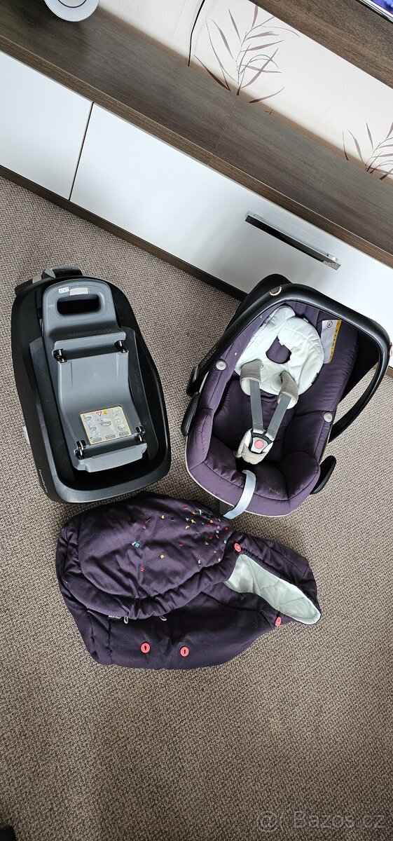Autosedacka Maxi Cosi Pebble se zakladnou Isofix