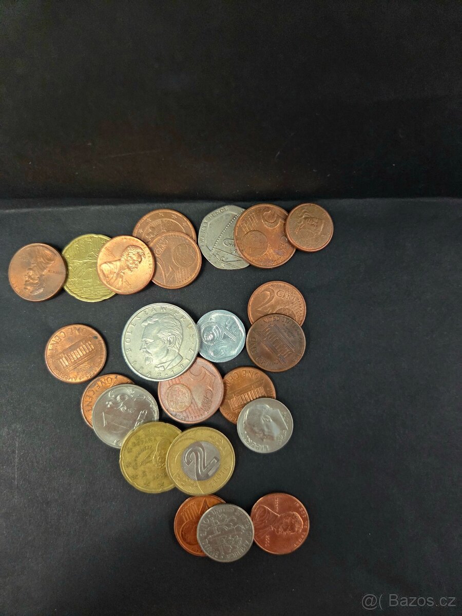 Různé staré mince