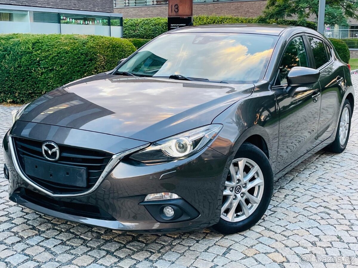 Mazda 3 2.0i BENZÍN AUTOMAT VÝHŘEV TAŽNÉ SENZORY