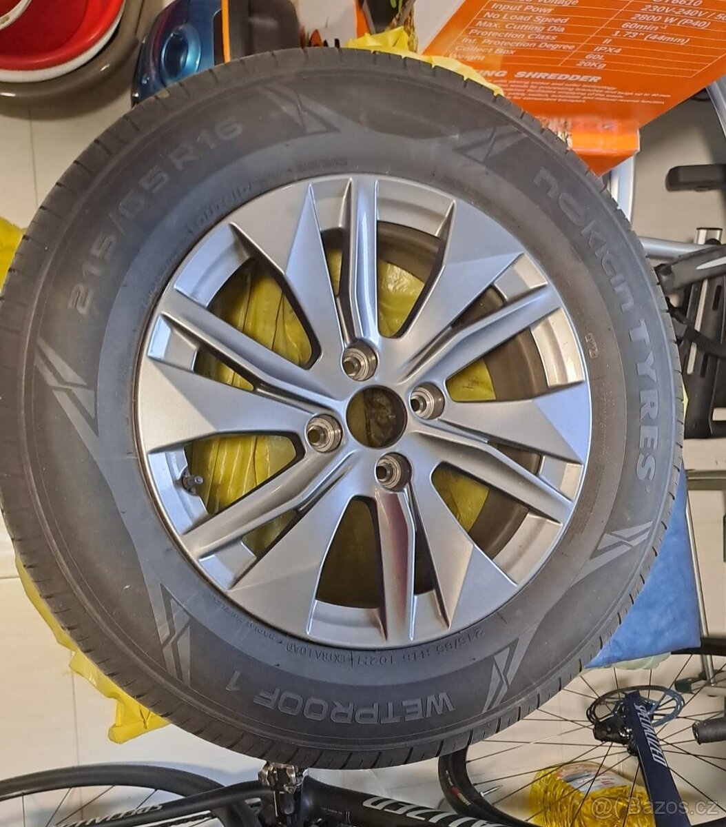 4x alu kola R16 Peugeot včetně letních pneumatik 215/65 R16