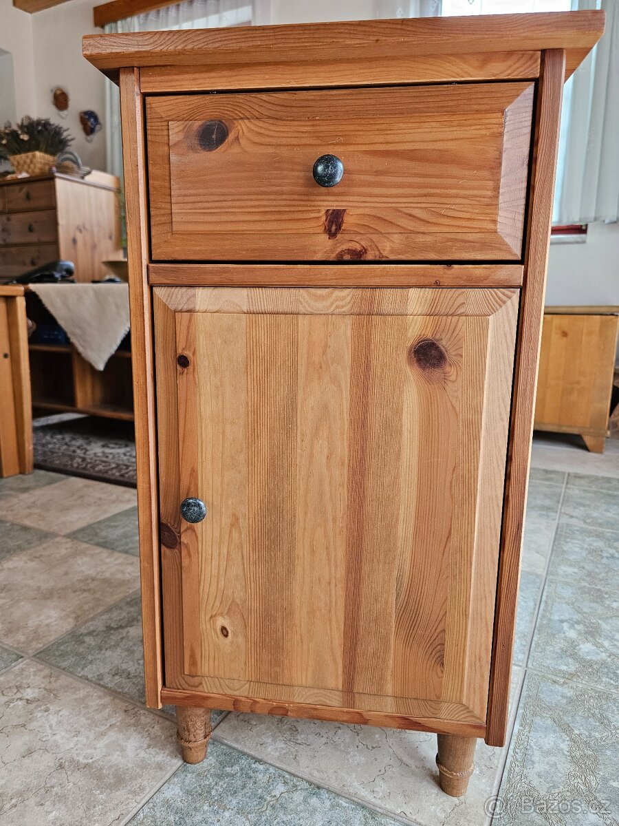 Skříňka ikea hemnes