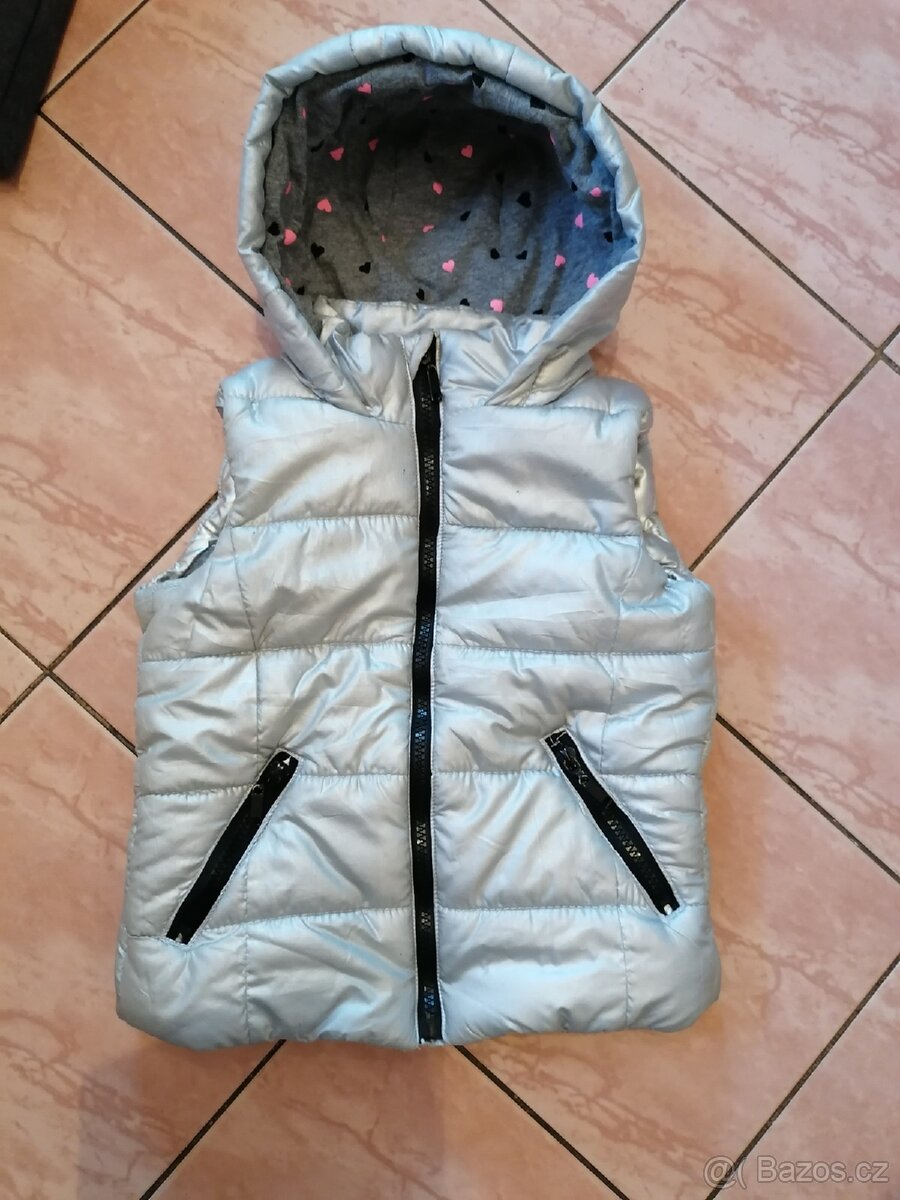 Dívčí, zimní vesta vel. 110 zn. Dopodopo