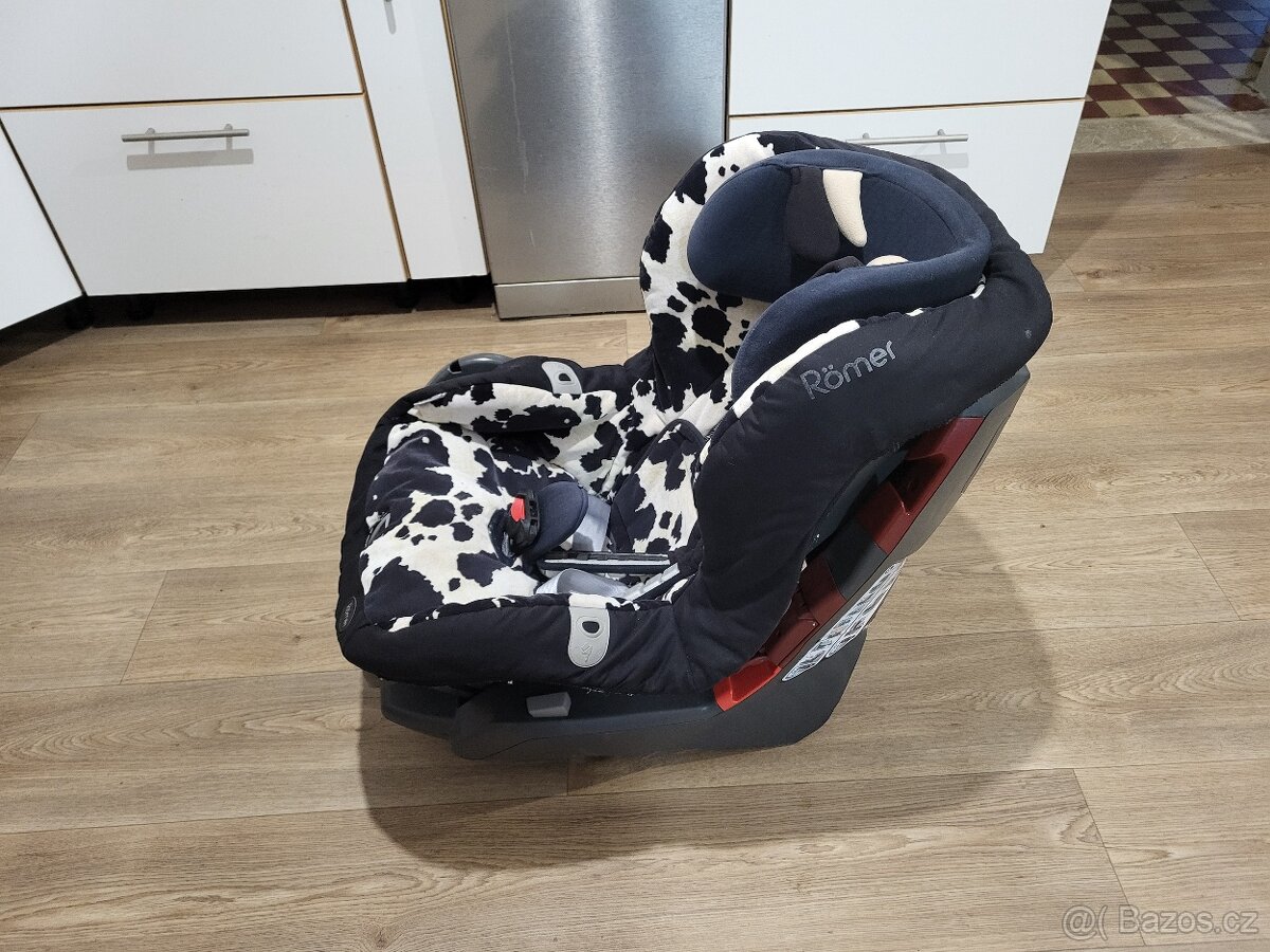 Britax Römer Safefix Plus 2011 Cowmooflage
