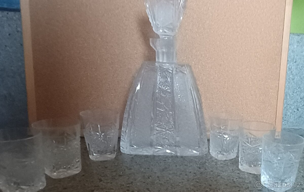 Ručně broušená karafa+ štamprle