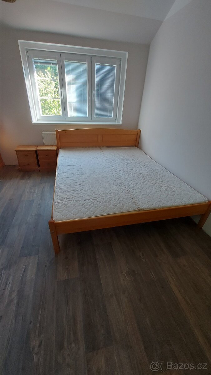 Nábytek z masivu ložnice