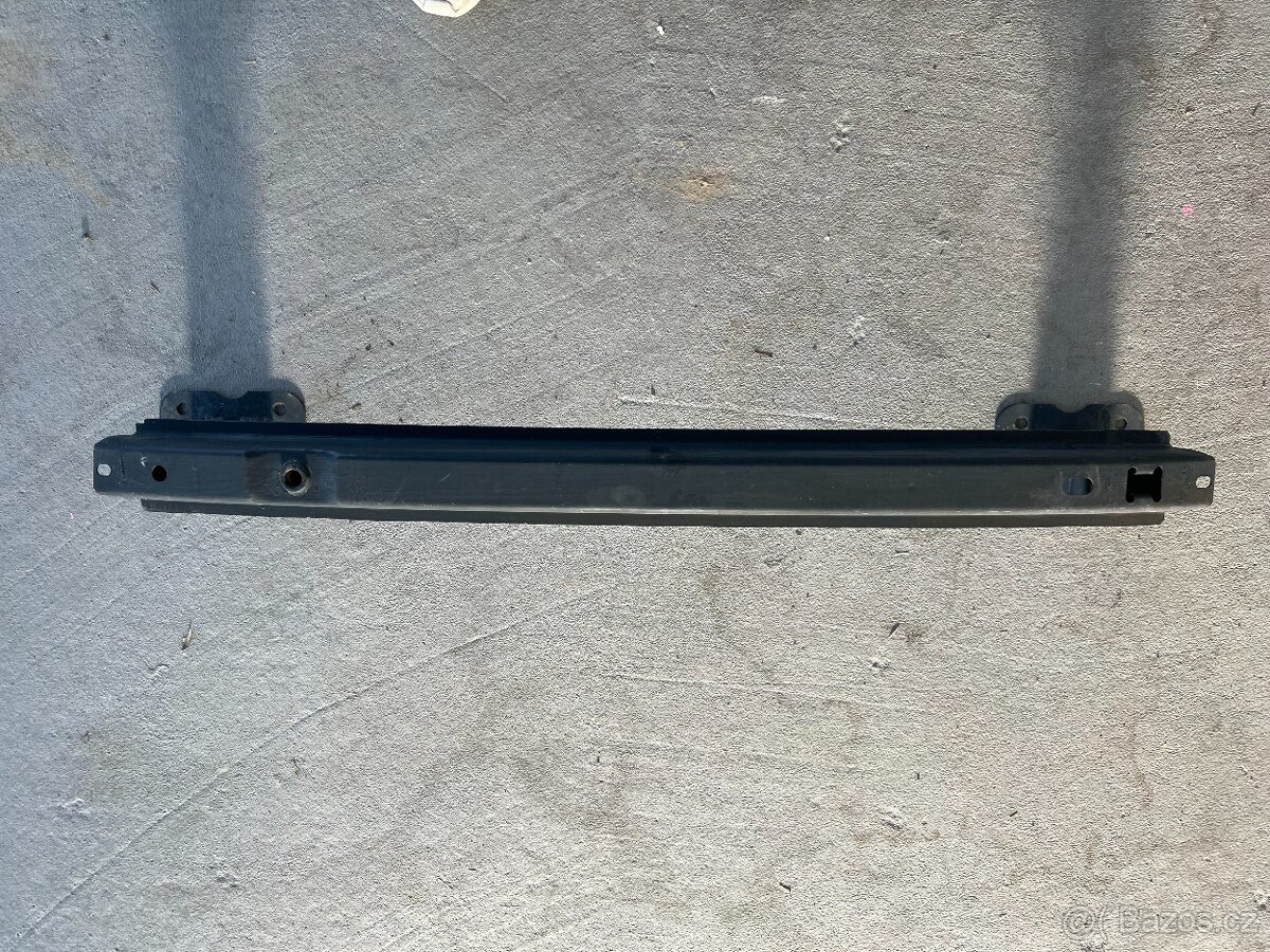 Ford C-max II - výztuha zadního nárazníku