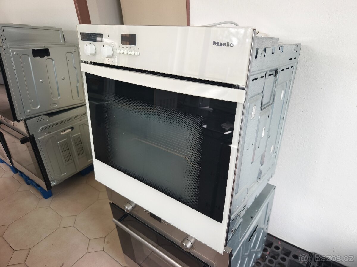 Značková trouba Miele H336B v krásném stavu, super cena
