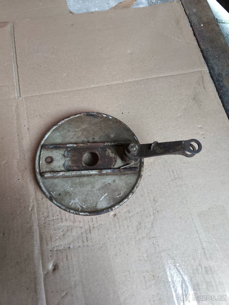 Brzdový štít Jawa Pérák