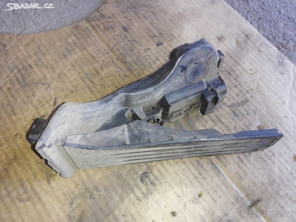 Škoda Octavia II plynový pedál 1k1721503p 1k1721503l