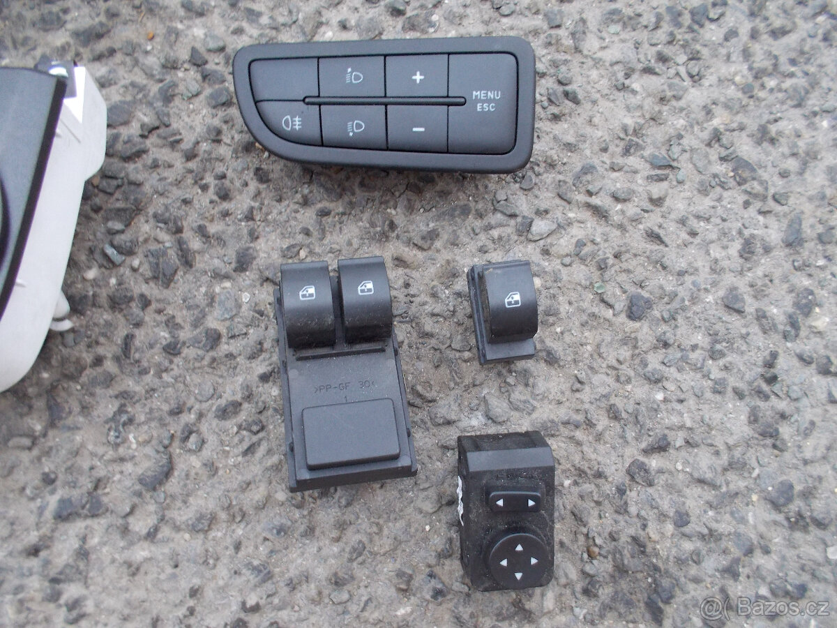 Spínače, ovl. topení - Fiat Grande Punto