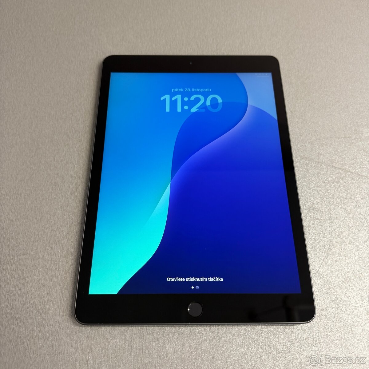 iPad 8 (2020) 32GB wifi, pěkný stav, 12 měsíců záruka